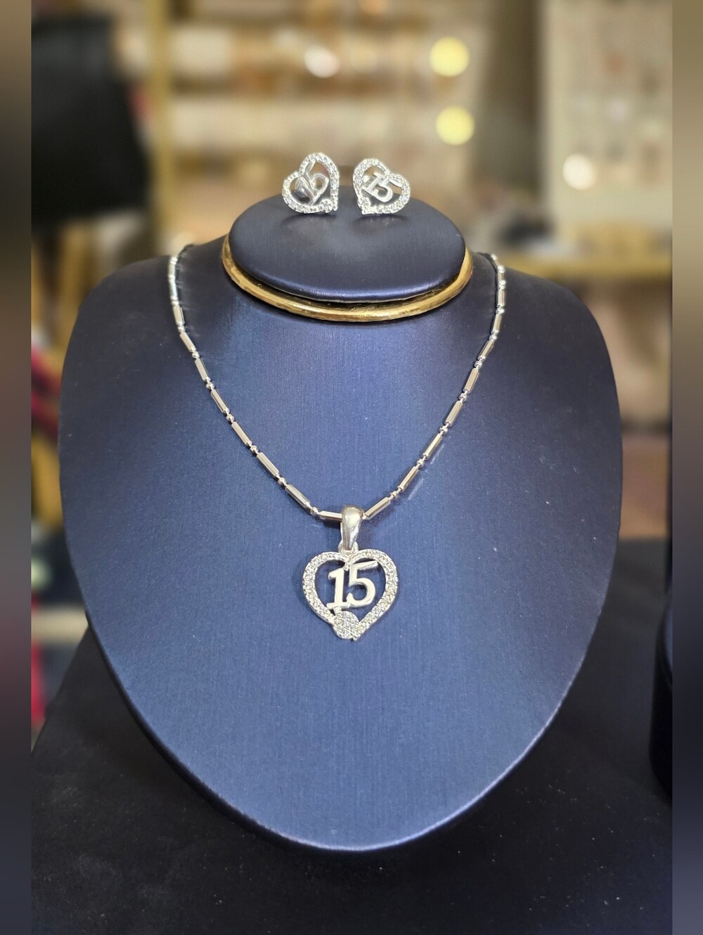 Beautiful Sterling Silver Heart Sweet 15 Set With Earrings.